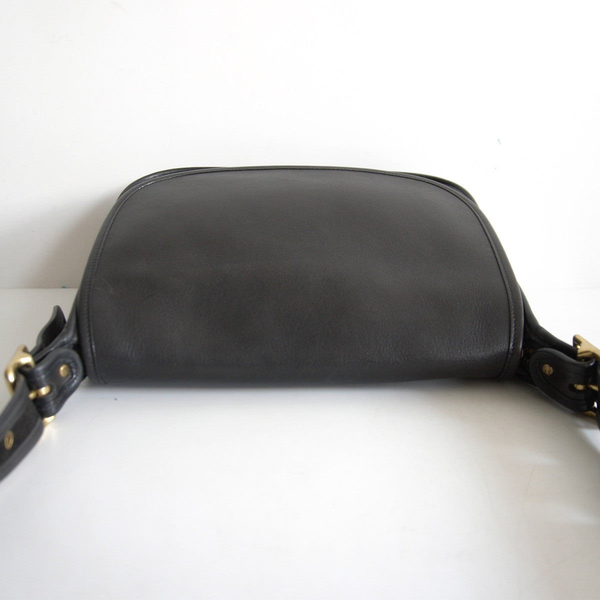 OLD COACH Black Flap Glove Shoulder Bag Size ONE SIZE
