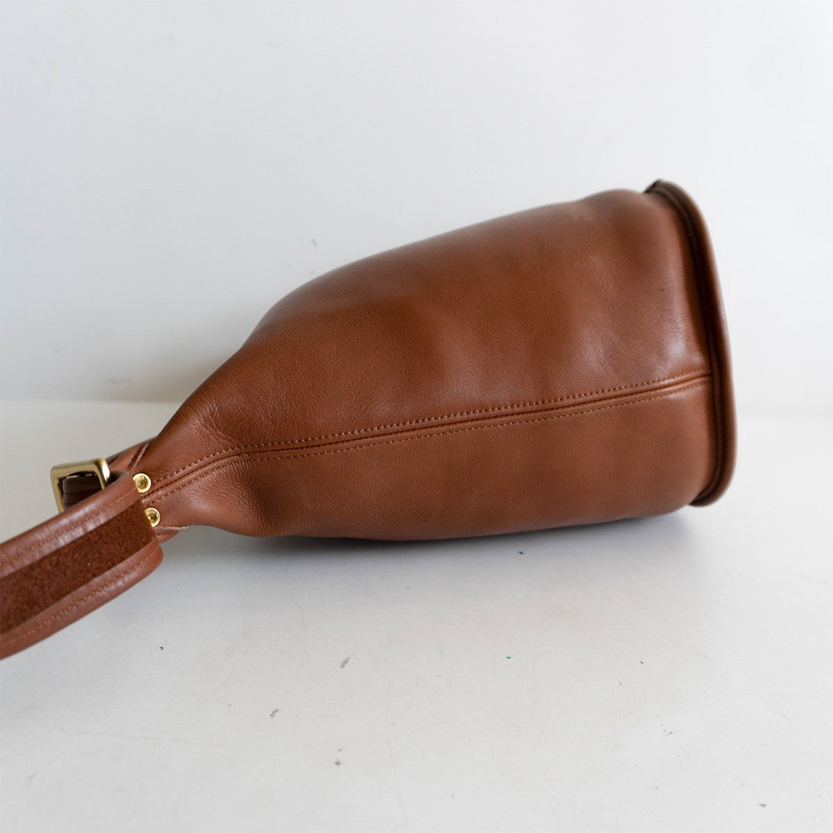 OLD COACH Brown Leather Bucket Shoulder Bag Size ONE SIZE