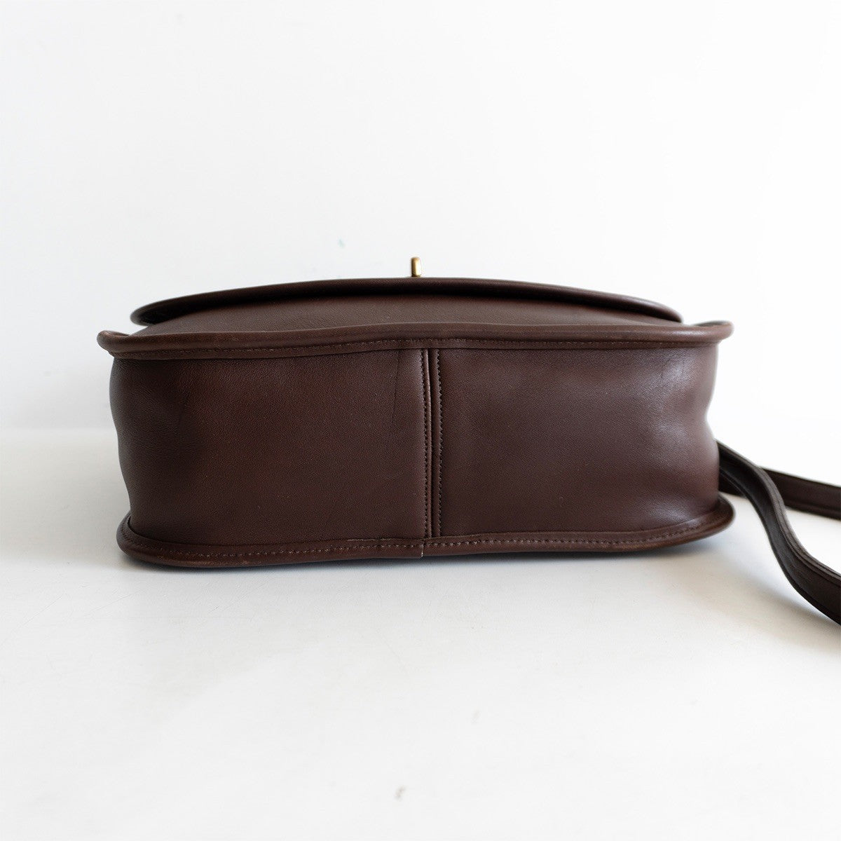 OLD COACH Dark Brown Turnlock Shoulder Bag Size ONE SIZE