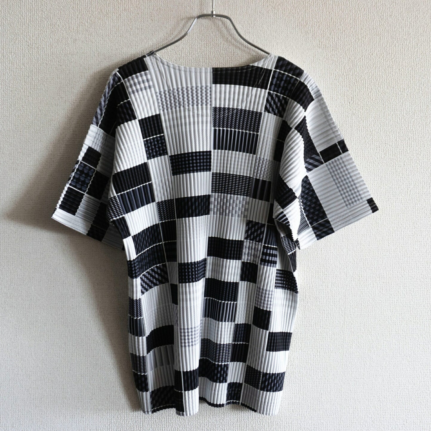 HOMME PLISSE ISSEY MIYAKE All-Over Pleated T-Shirt Size 3