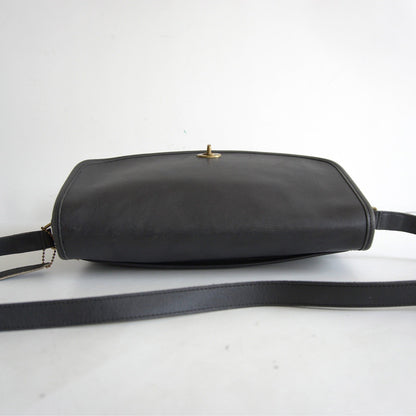 OLD COACH Black Turnlock Leather Shoulder Bag Size ONE SIZE