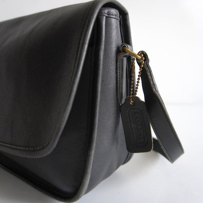OLD COACH Black Turnlock Leather Shoulder Bag Size ONE SIZE