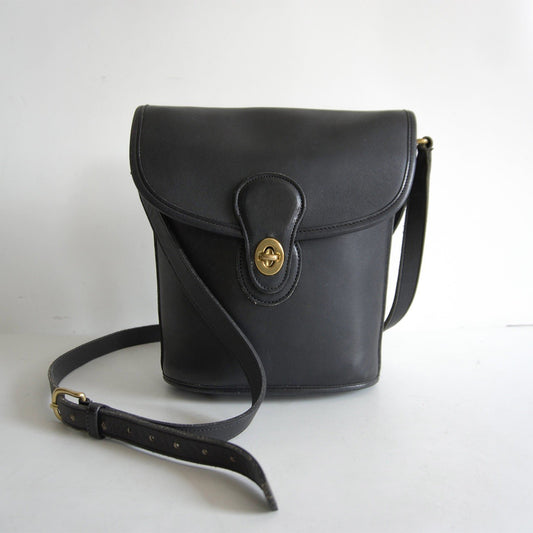 OLD COACH Black Turnlock Leather Shoulder Bag Size ONE SIZE