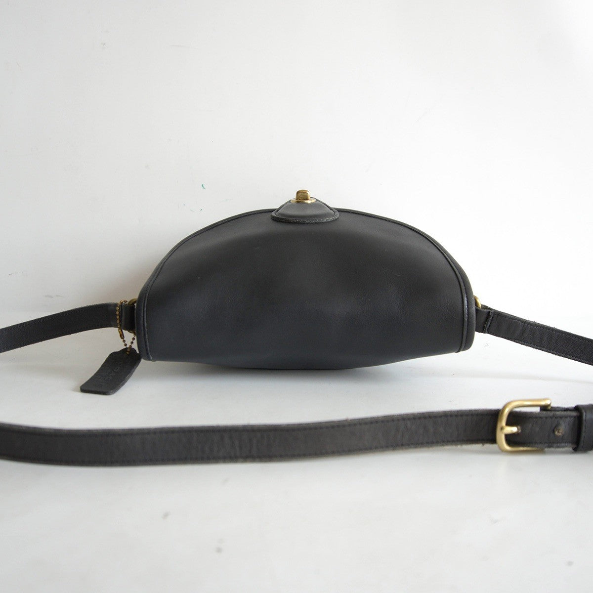 OLD COACH Black Turnlock Leather Shoulder Bag Size ONE SIZE