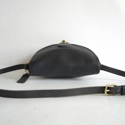 OLD COACH Black Turnlock Leather Shoulder Bag Size ONE SIZE