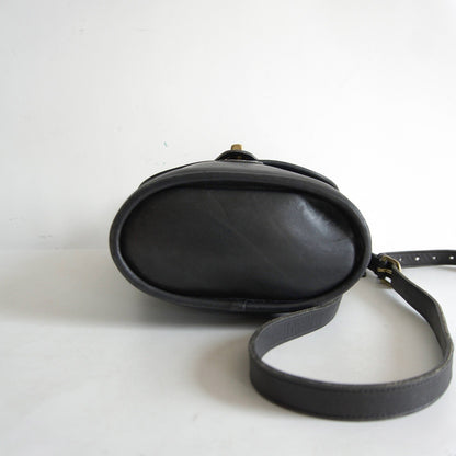 OLD COACH Black Turnlock Leather Shoulder Bag Size ONE SIZE