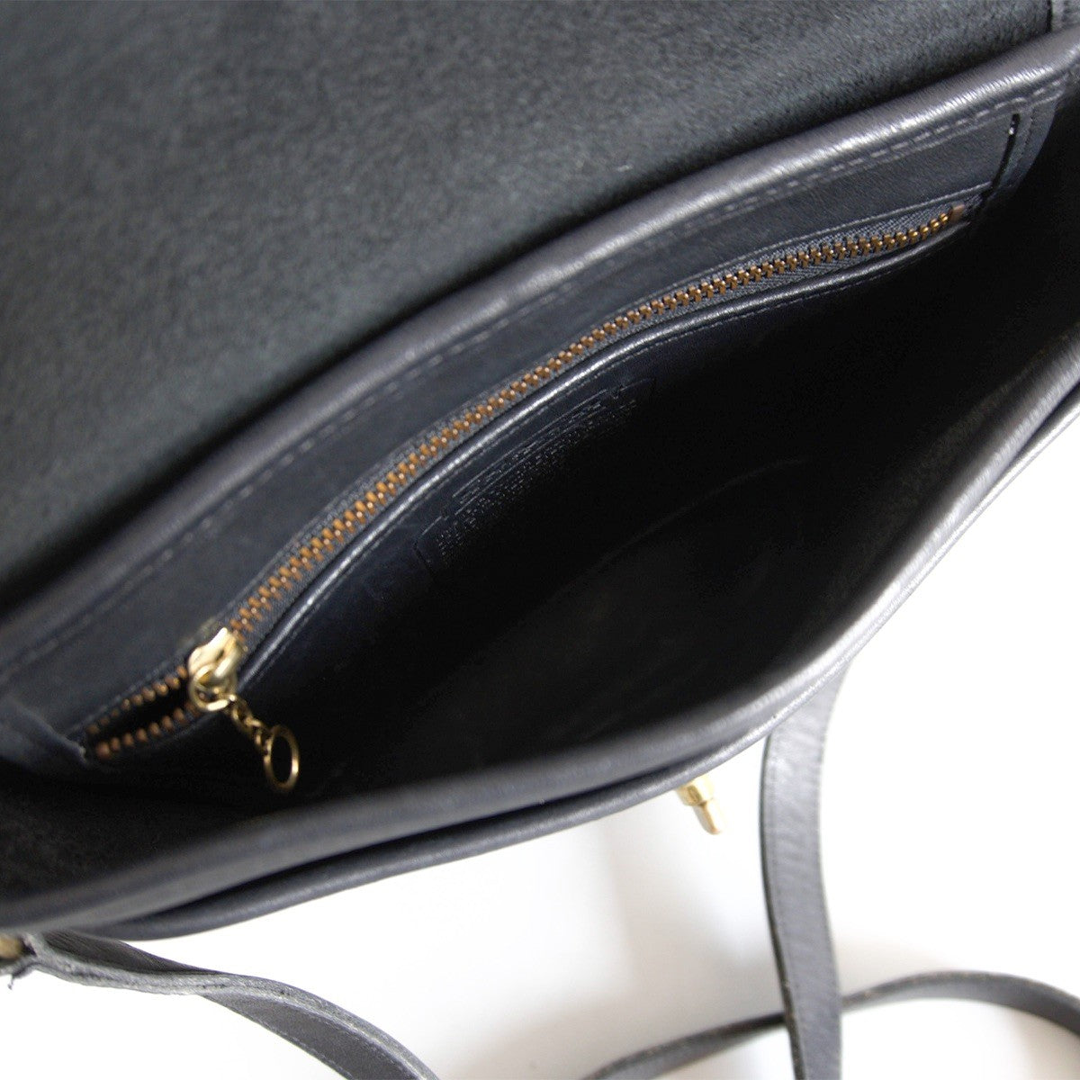 OLD COACH Black Turnlock Leather Shoulder Bag Size ONE SIZE