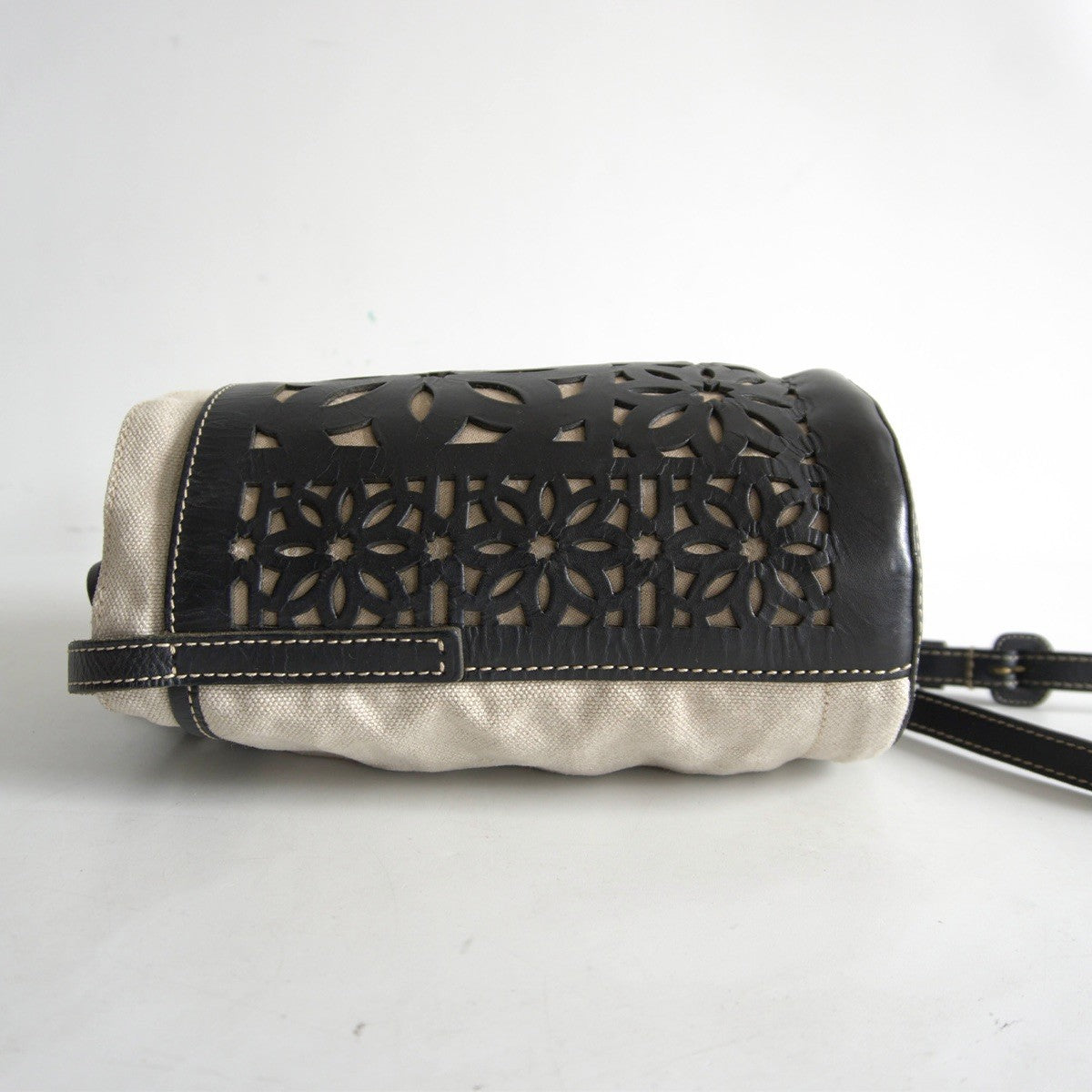 GENTEN Cutwork Leather Shoulder Bag Size ONE SIZE