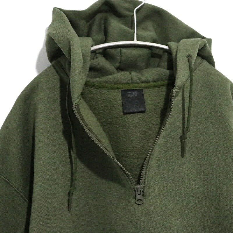 DAIWA PIER39 Tech Half Zip Sweatshirt Olive Green Size M