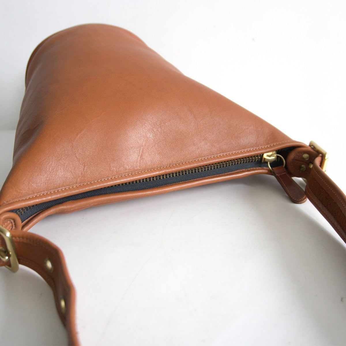 OLD COACH Brown Bucket Leather Shoulder Bag Size ONE SIZE