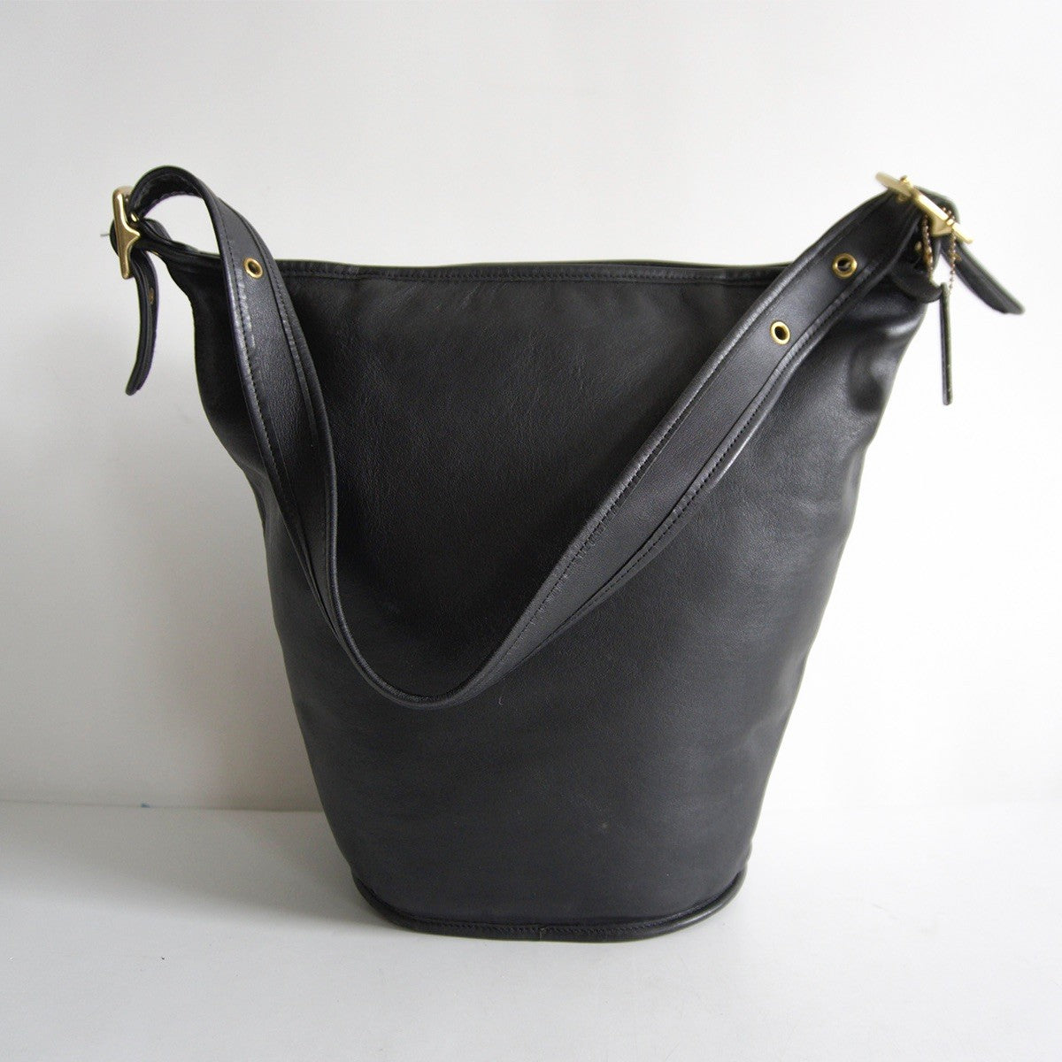 OLD COACH Black Bucket Leather Shoulder Bag Size ONE SIZE
