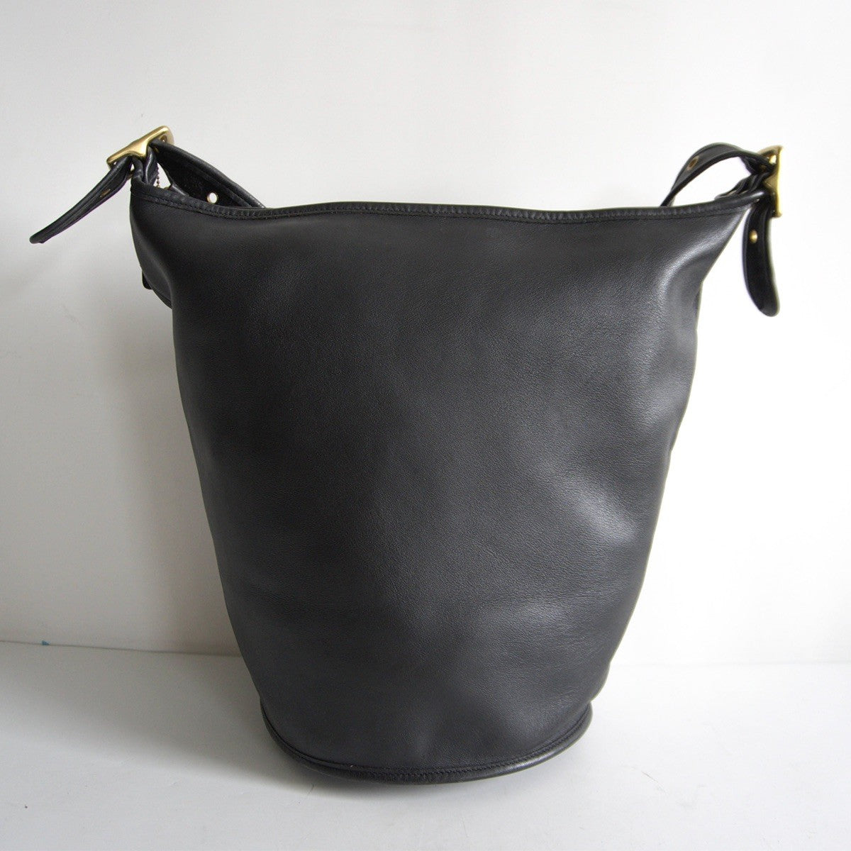 OLD COACH Black Bucket Leather Shoulder Bag Size ONE SIZE