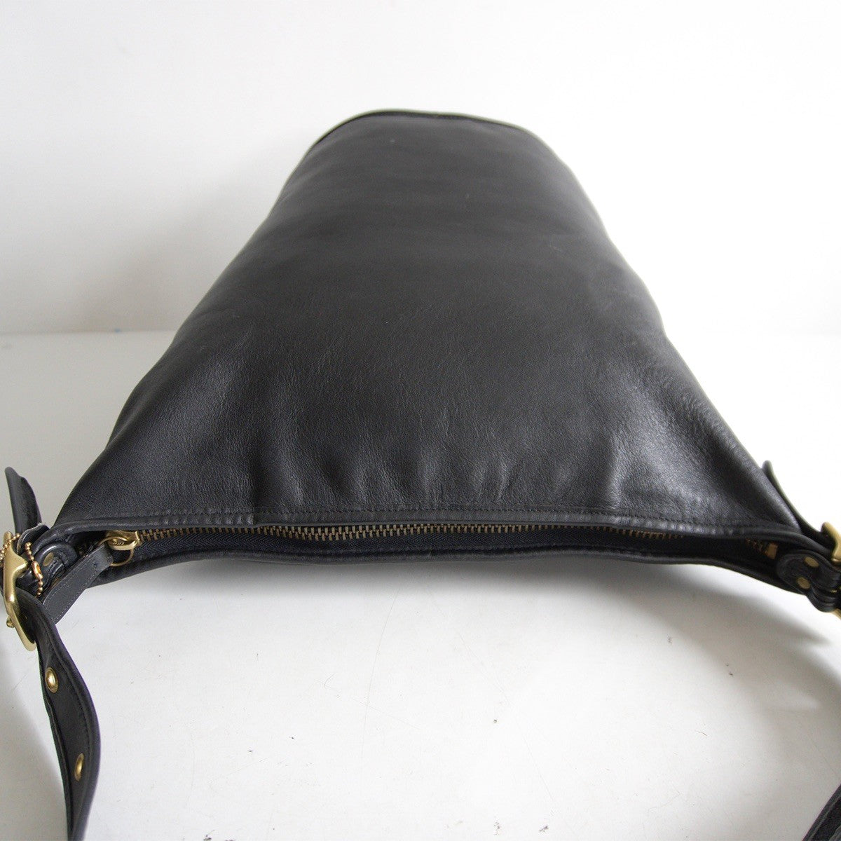 OLD COACH Black Bucket Leather Shoulder Bag Size ONE SIZE