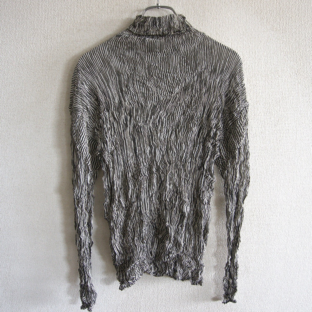 ISSEY MIYAKE Black Wrinkle Pleat Size M