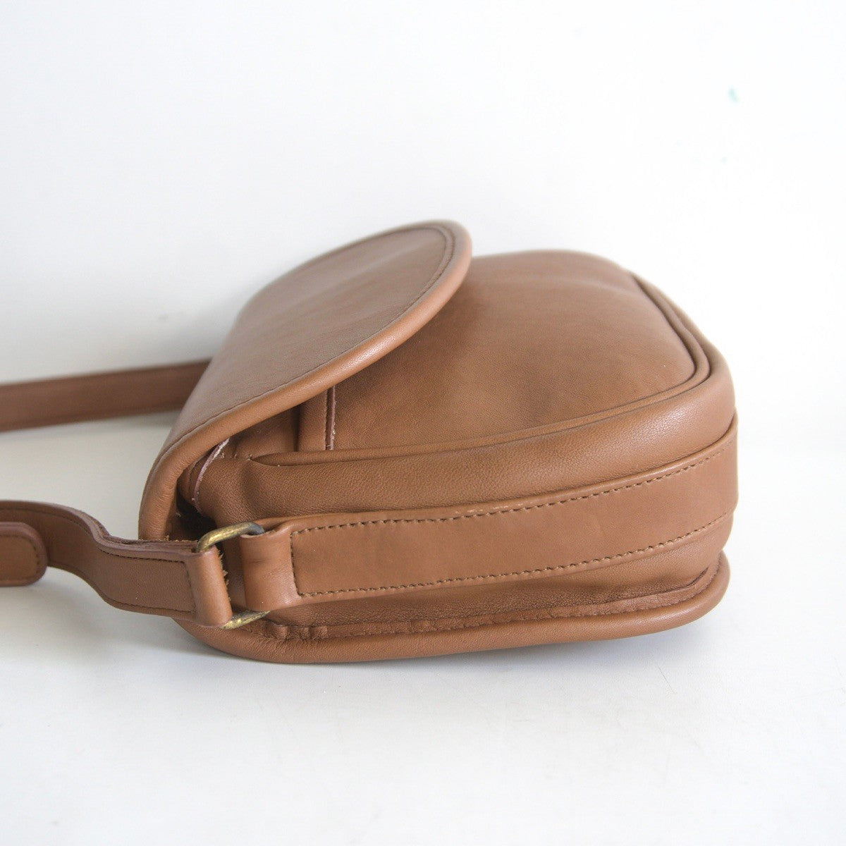 OLD COACH Leather Flap Shoulder Bag 8939 Size ONE SIZE