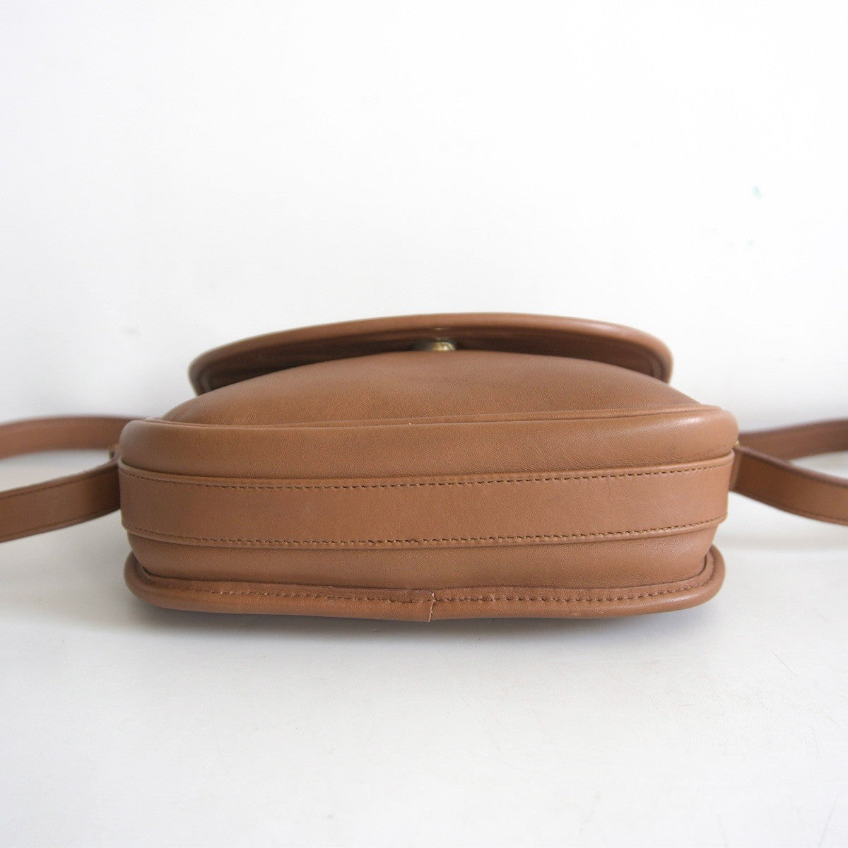 OLD COACH Leather Flap Shoulder Bag 8939 Size ONE SIZE