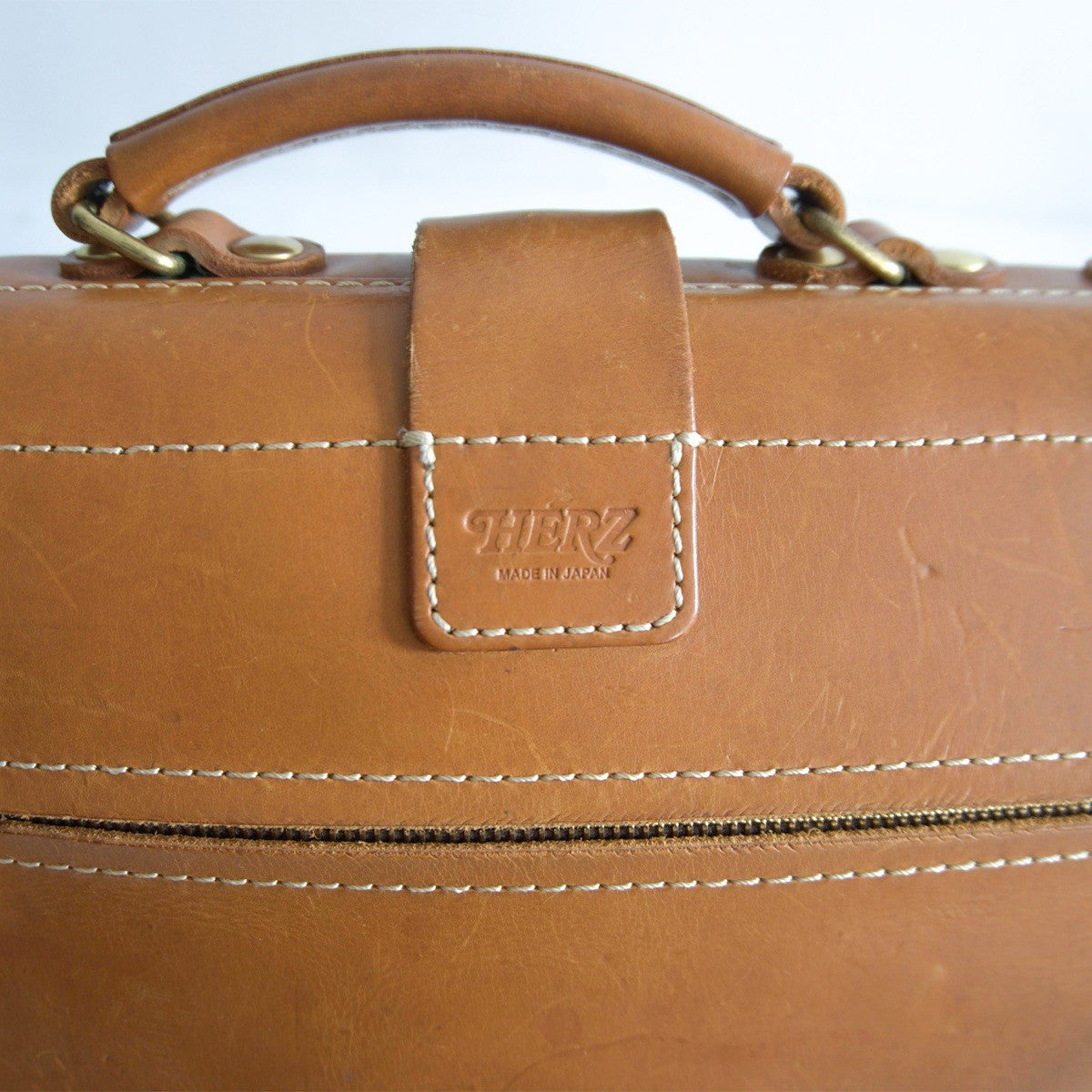 HERZ Camel Leather 2-Way Dalles Bag Size ONE SIZE