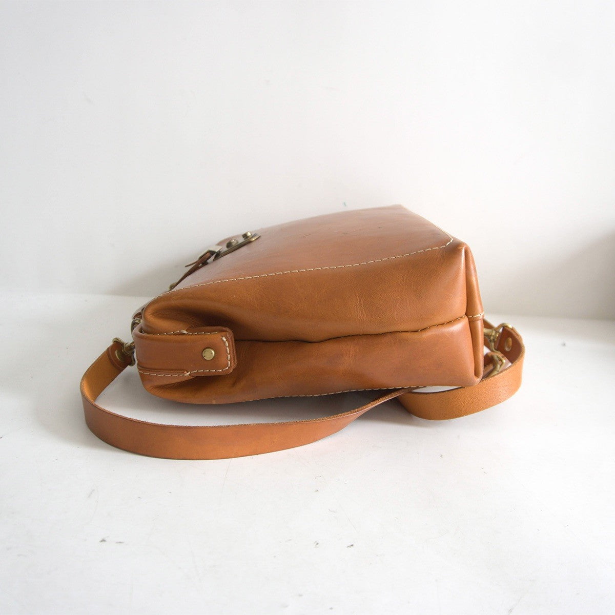 HERZ Camel Leather 2-Way Dalles Bag Size ONE SIZE