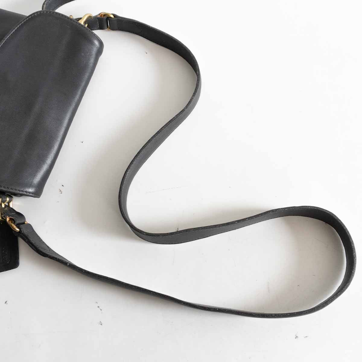 OLD COACH Black Leather Flap Shoulder Bag Size ONE SIZE