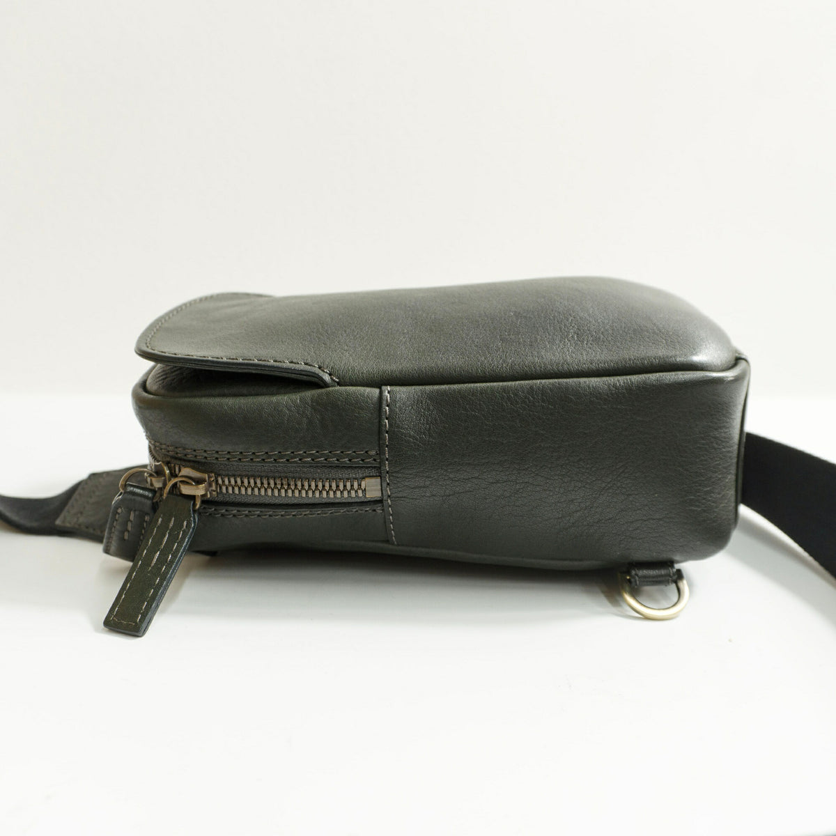 Tsuchiya Kaban Tone Oil Nume Leather Crossbody Bag Green