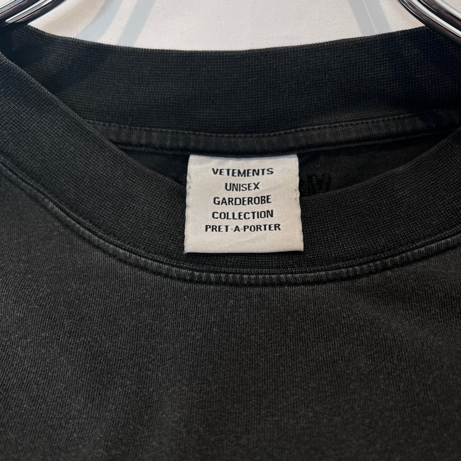 VETEMENTS Limited Edition Front Logo T-Shirt Black Size M