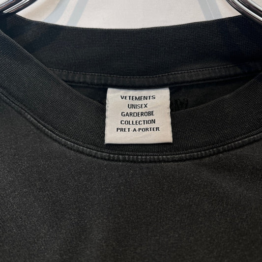 VETEMENTS Limited Edition Front Logo T-Shirt Black Size M