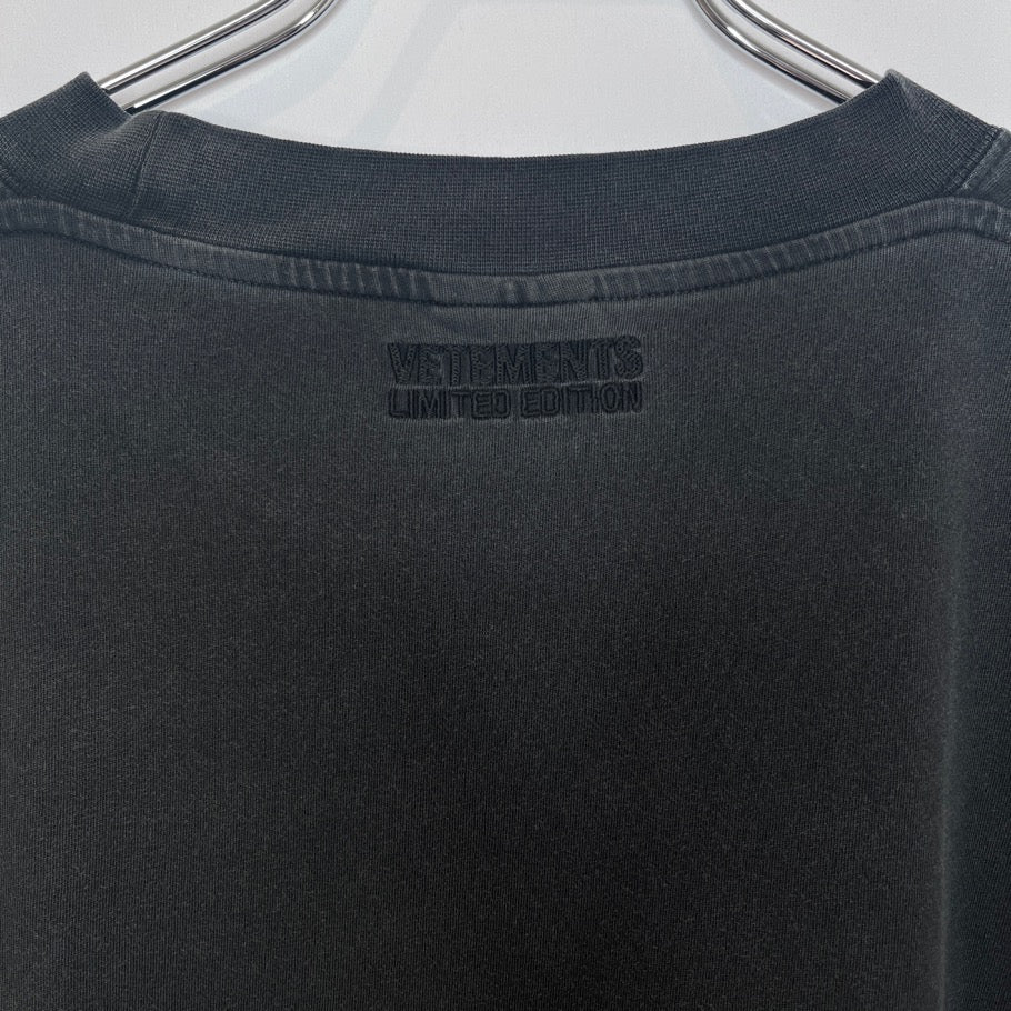 VETEMENTS Limited Edition Front Logo T-Shirt Black Size M