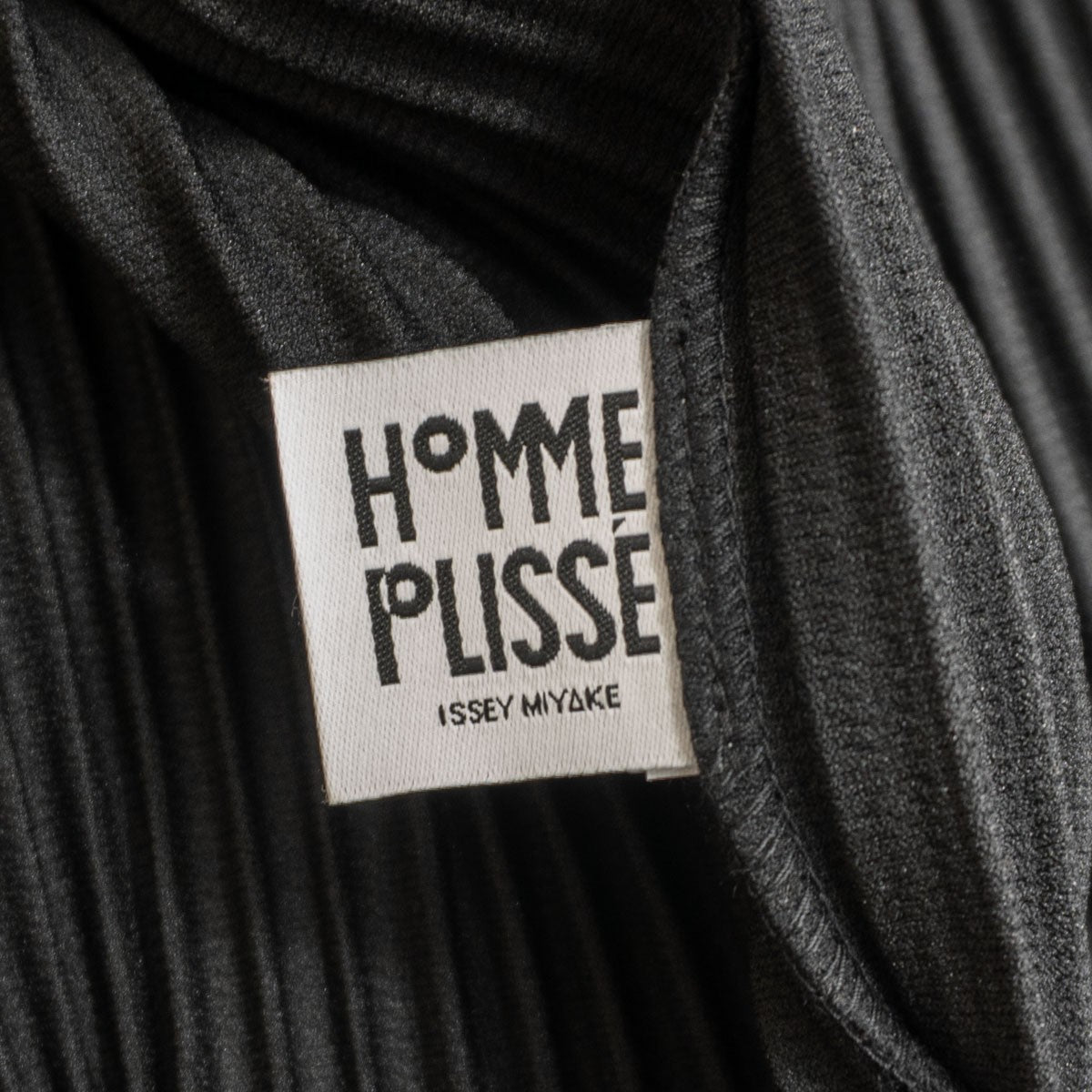 HOMME PLISSE ISSEY MIYAKE Pleated Hoodie Black