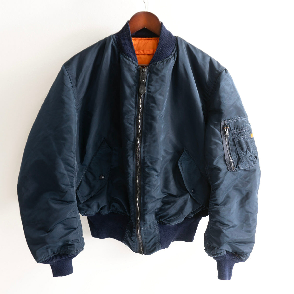 ALPHA INDUSTRIES 90s MA-1 Nylon Bomber Jacket in USA Size L