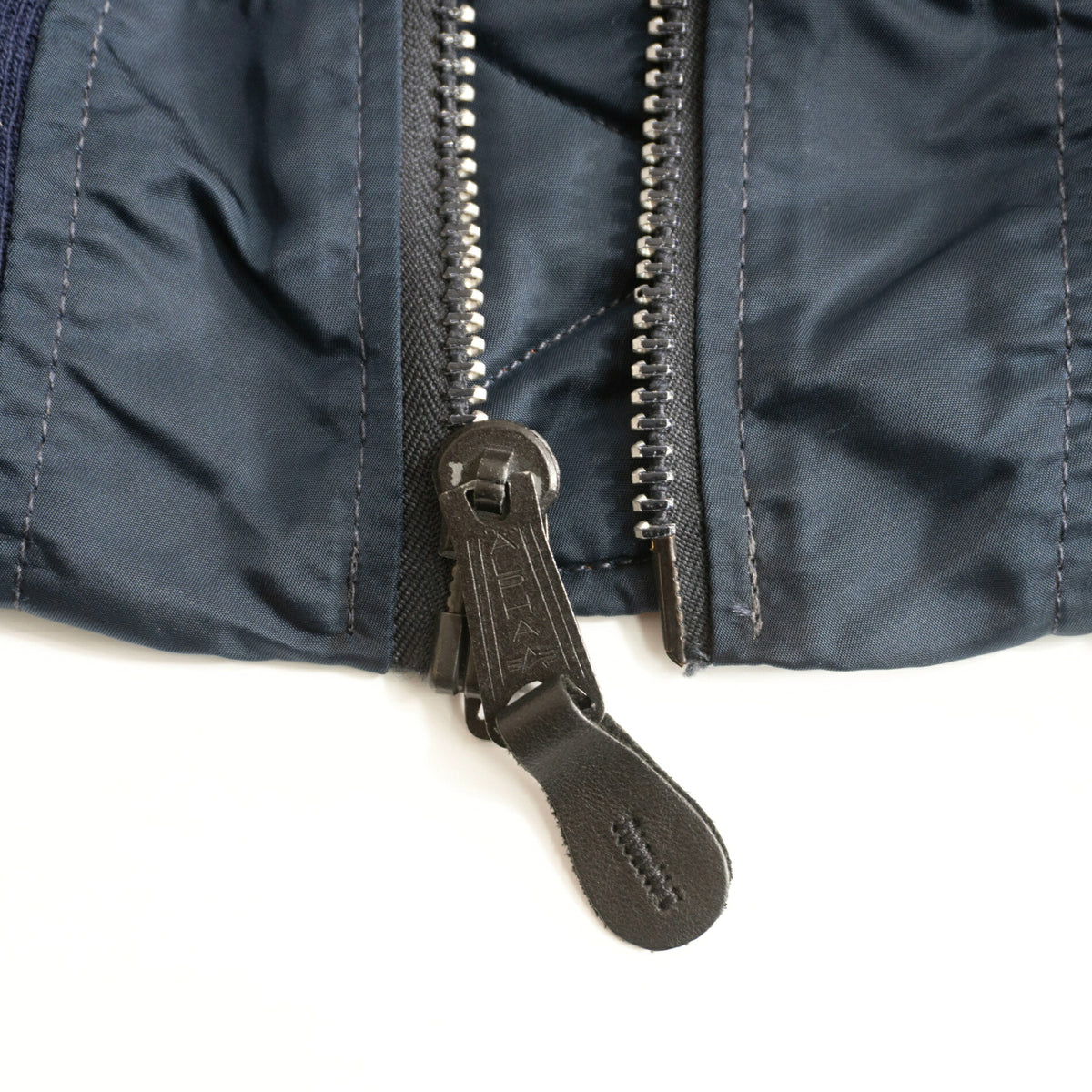 ALPHA INDUSTRIES 90s MA-1 Nylon Bomber Jacket in USA Size L