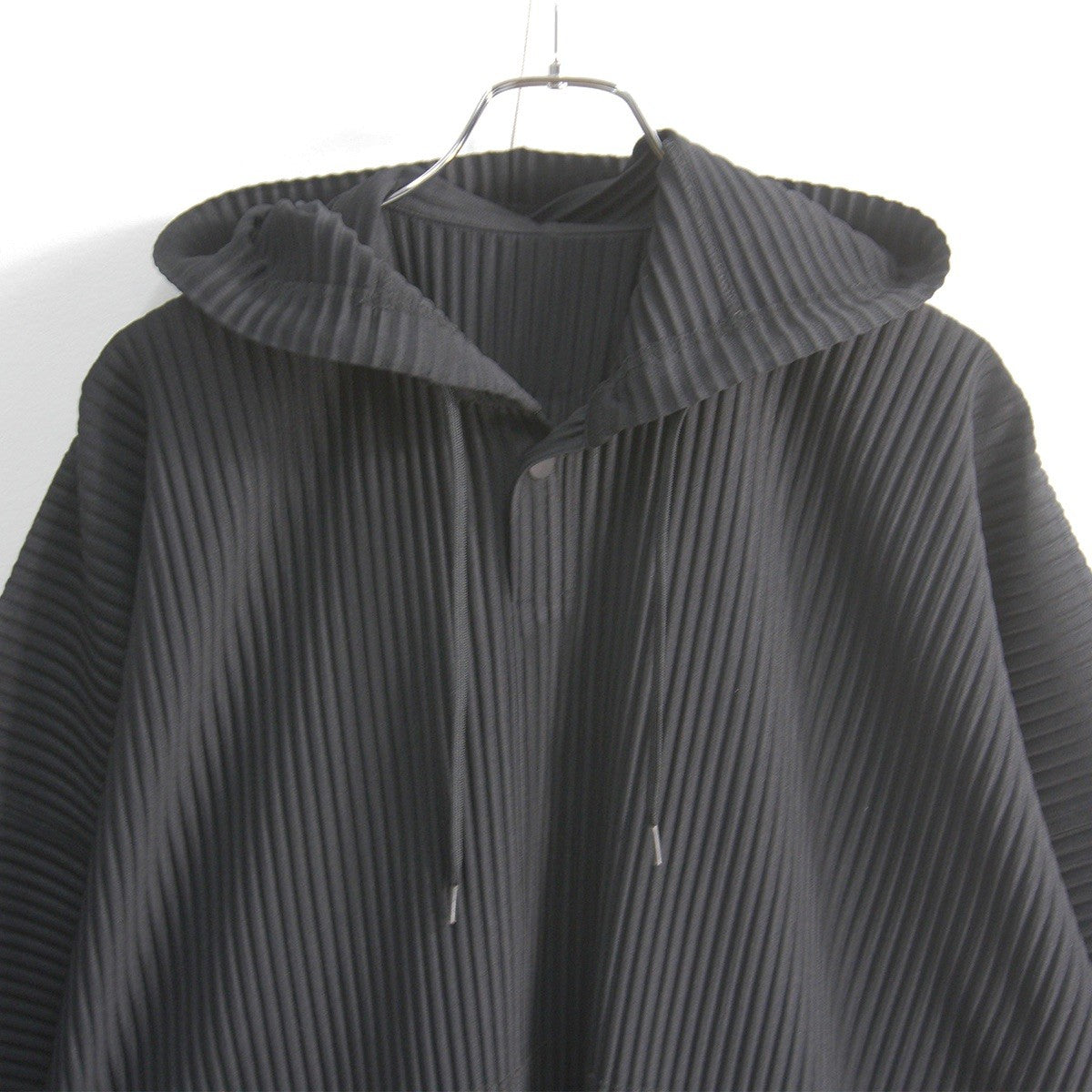 HOMME PLISSE ISSEY MIYAKE Black Pleated Hoodie Size 2