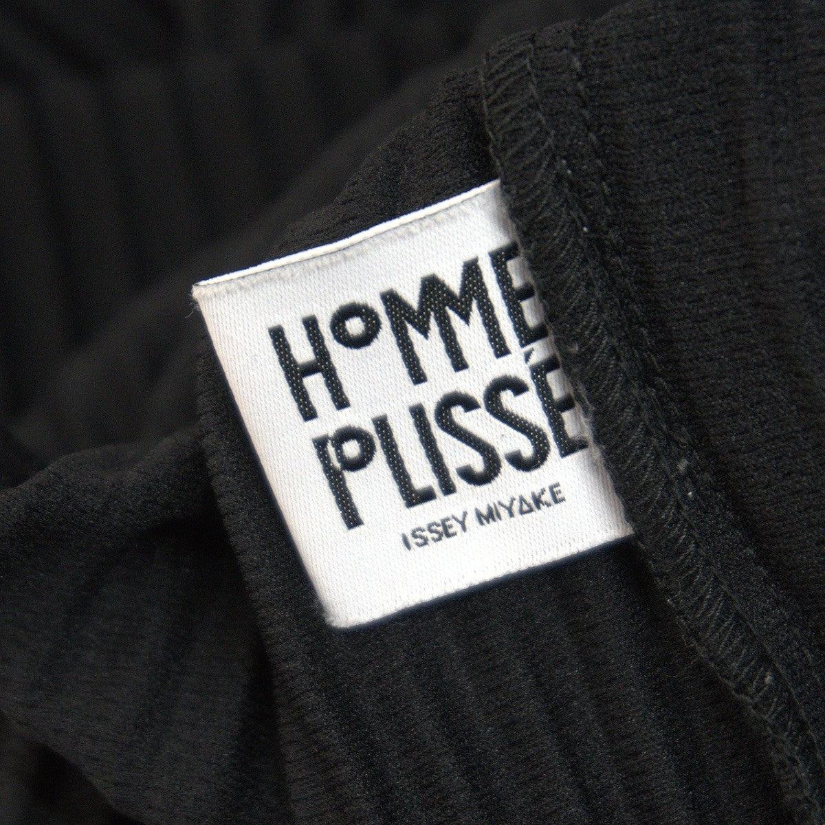 HOMME PLISSE ISSEY MIYAKE Black Pleated Hoodie Size 2