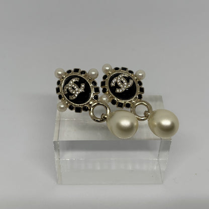 CHANEL CC Faux Pearl Rhinestone Black Gold Earrings Size ONE SIZE