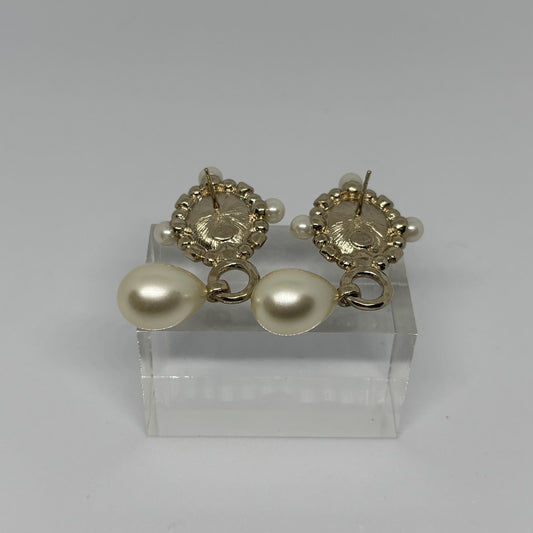 CHANEL CC Faux Pearl Rhinestone Black Gold Earrings Size ONE SIZE