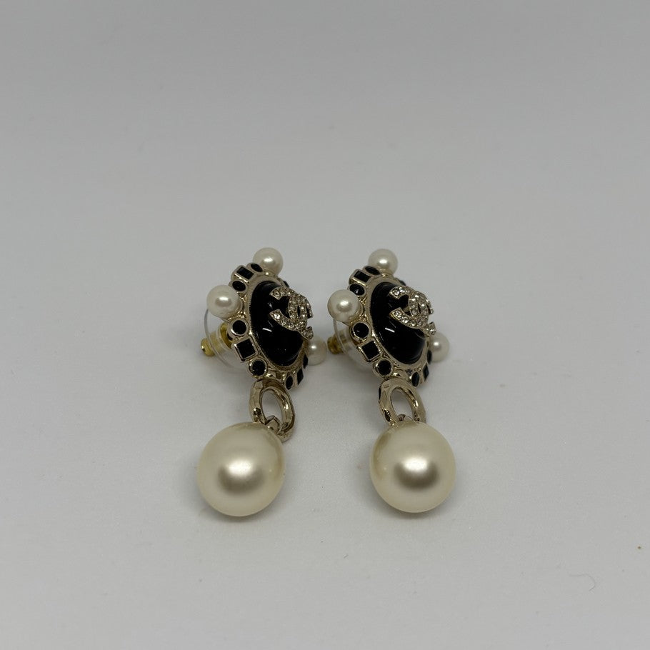 CHANEL CC Faux Pearl Rhinestone Black Gold Earrings Size ONE SIZE