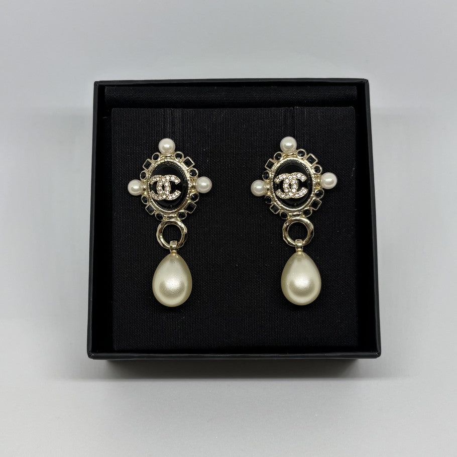CHANEL CC Faux Pearl Rhinestone Black Gold Earrings Size ONE SIZE