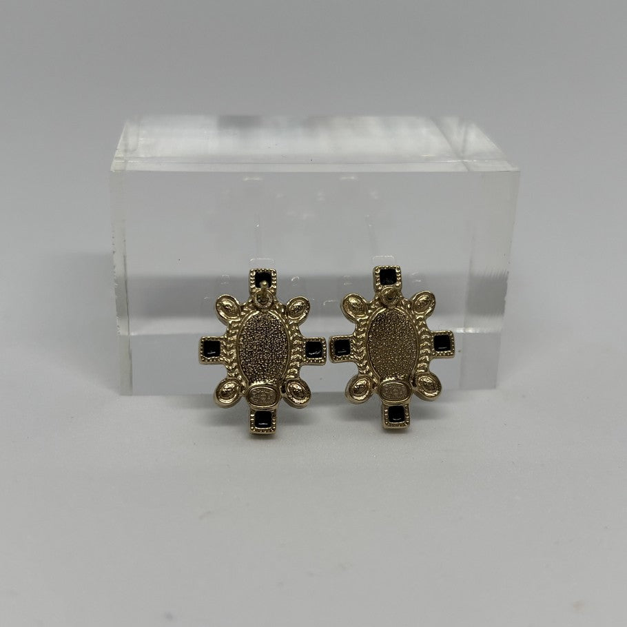 CHANEL CC Logo Oval Faux Pearl Earrings Gold Size ONE SIZE