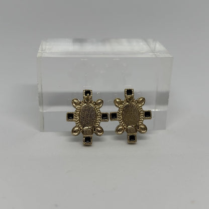 CHANEL CC Logo Oval Faux Pearl Earrings Gold Size ONE SIZE