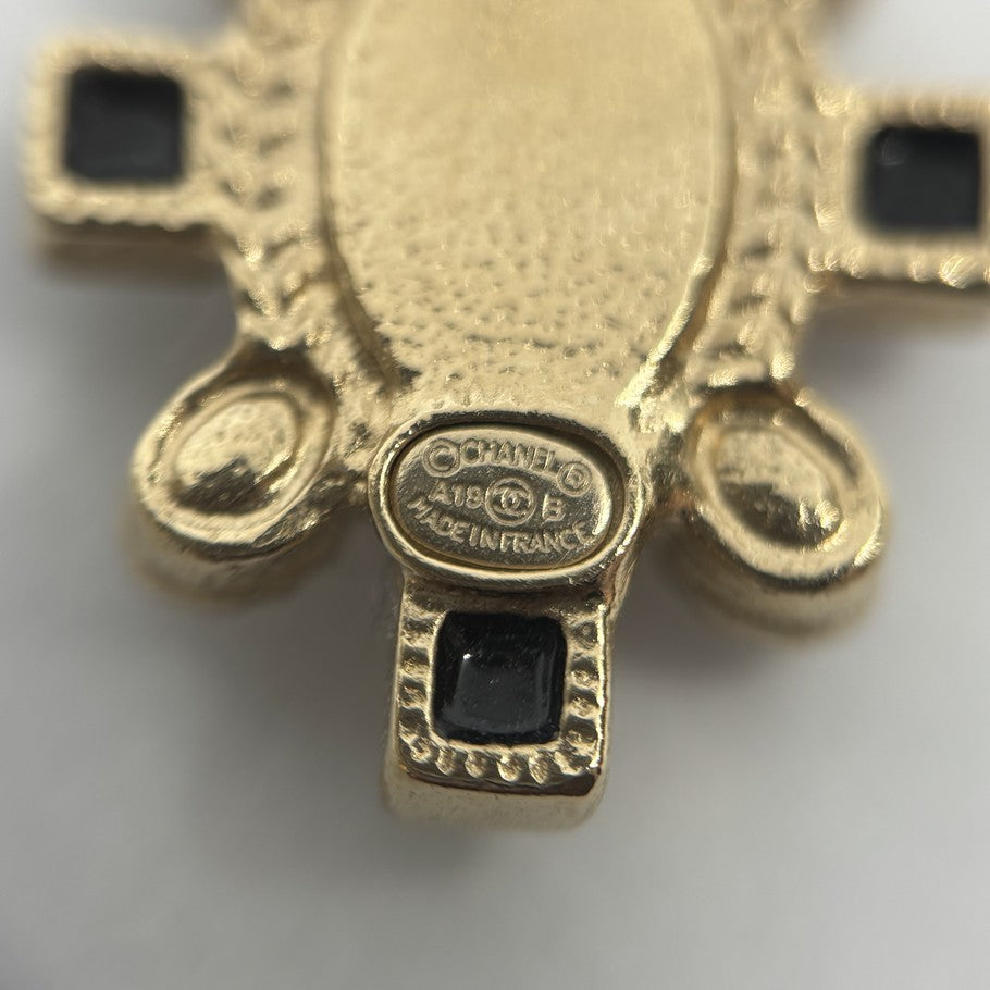 CHANEL CC Logo Oval Faux Pearl Earrings Gold Size ONE SIZE