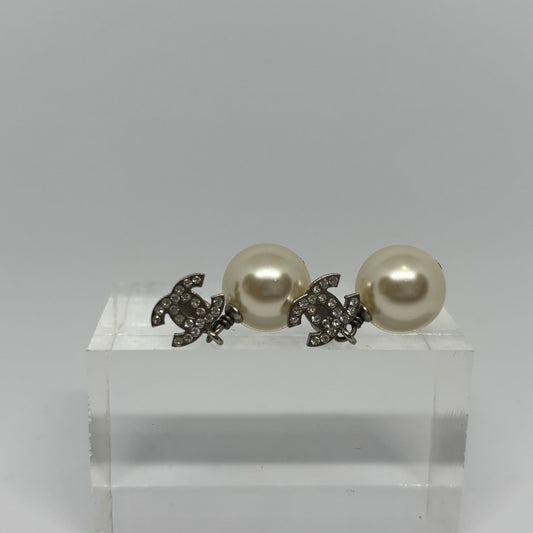 CHANEL CC Faux Pearl Swing Earrings Silver Size ONE SIZE