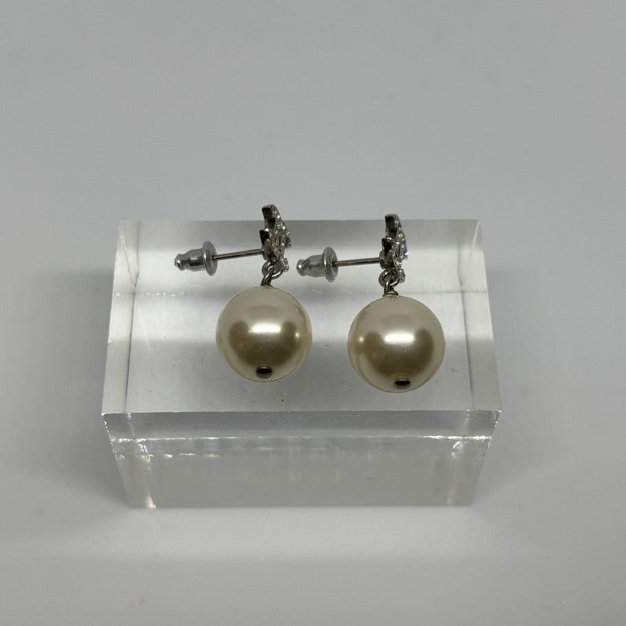 CHANEL CC Faux Pearl Swing Earrings Silver Size ONE SIZE