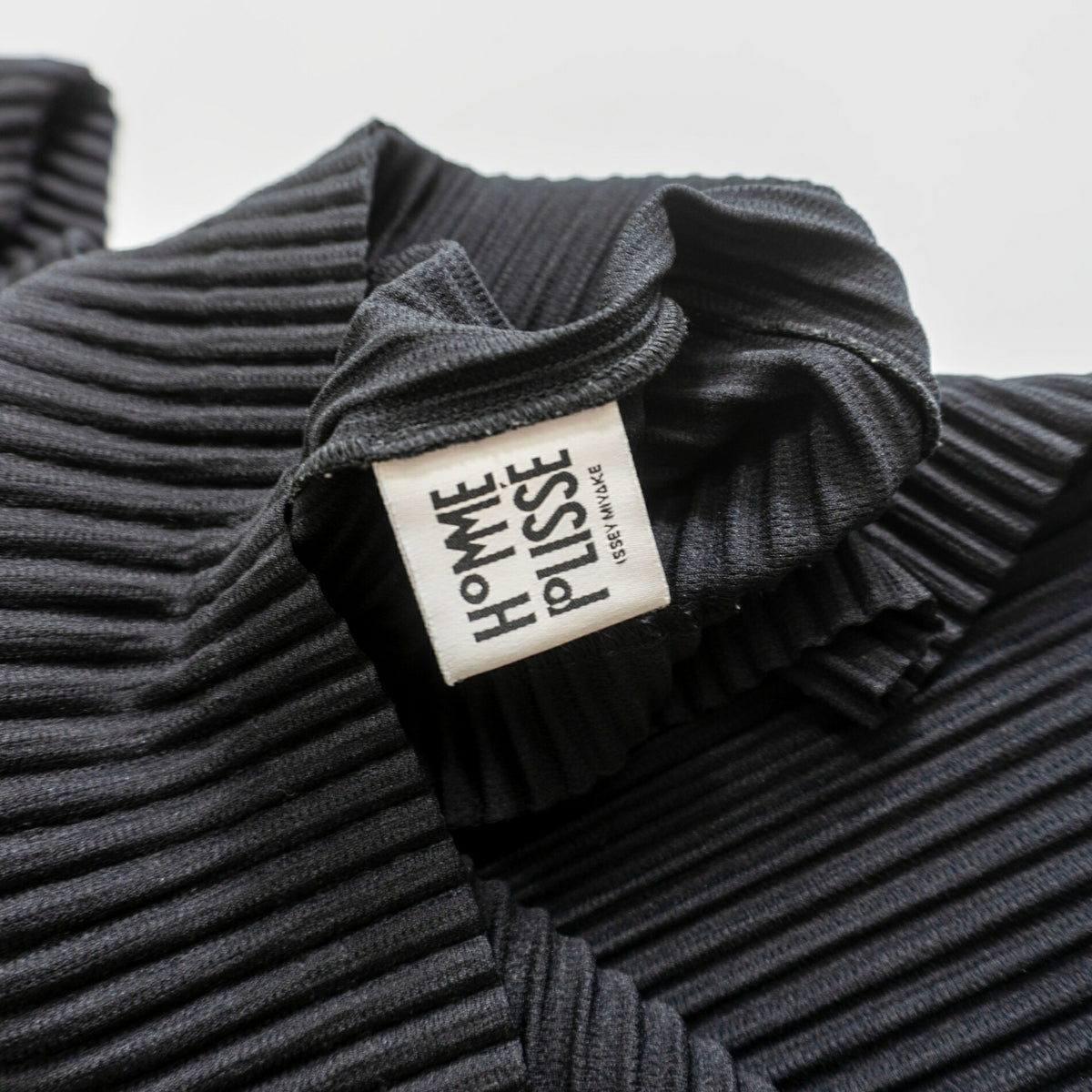 HOMME PLISSE ISSEY MIYAKE Pleated T-Shirt Black Size 4
