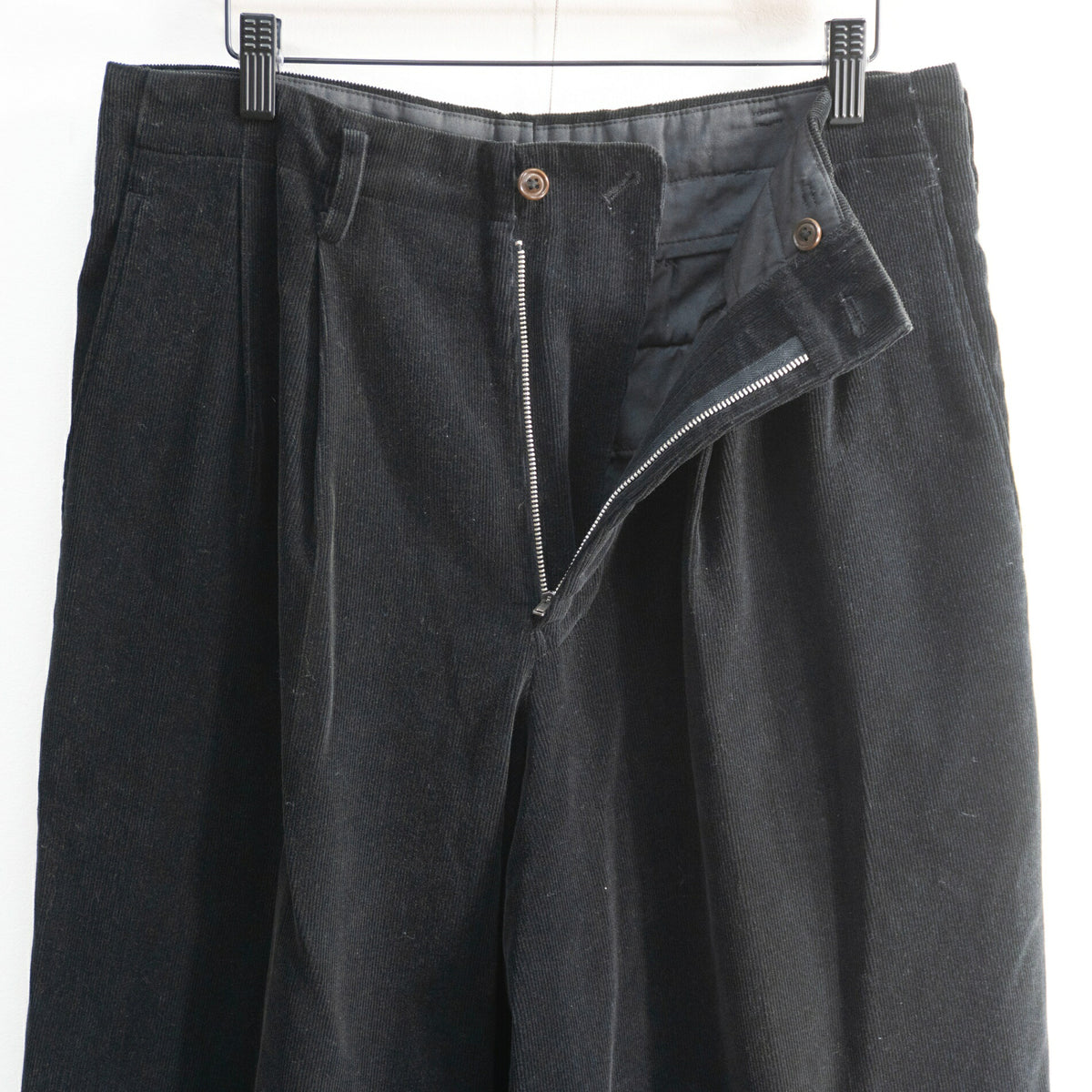 Y's for men 90s Black 2-Tuck Corduroy Pants Size M