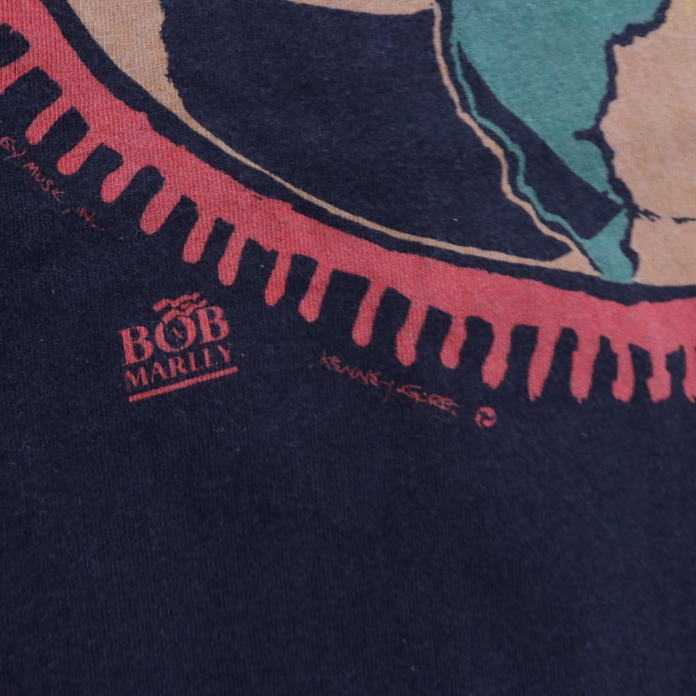 LIQUID BLUE 90s Bob Marley Soccer T-Shirt Black Size XL