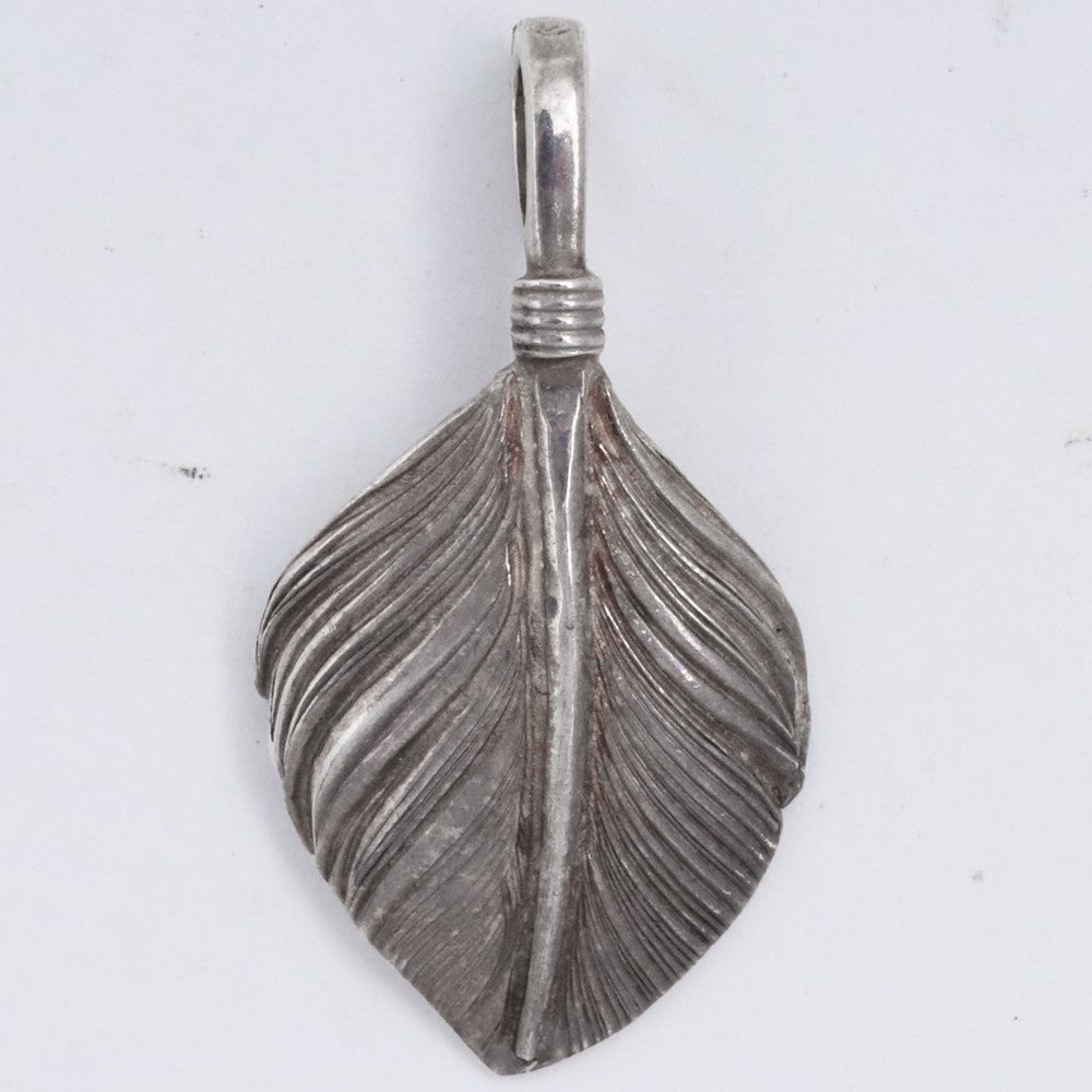 Goro's SV Heart Feather Right Facing Pendant Size F