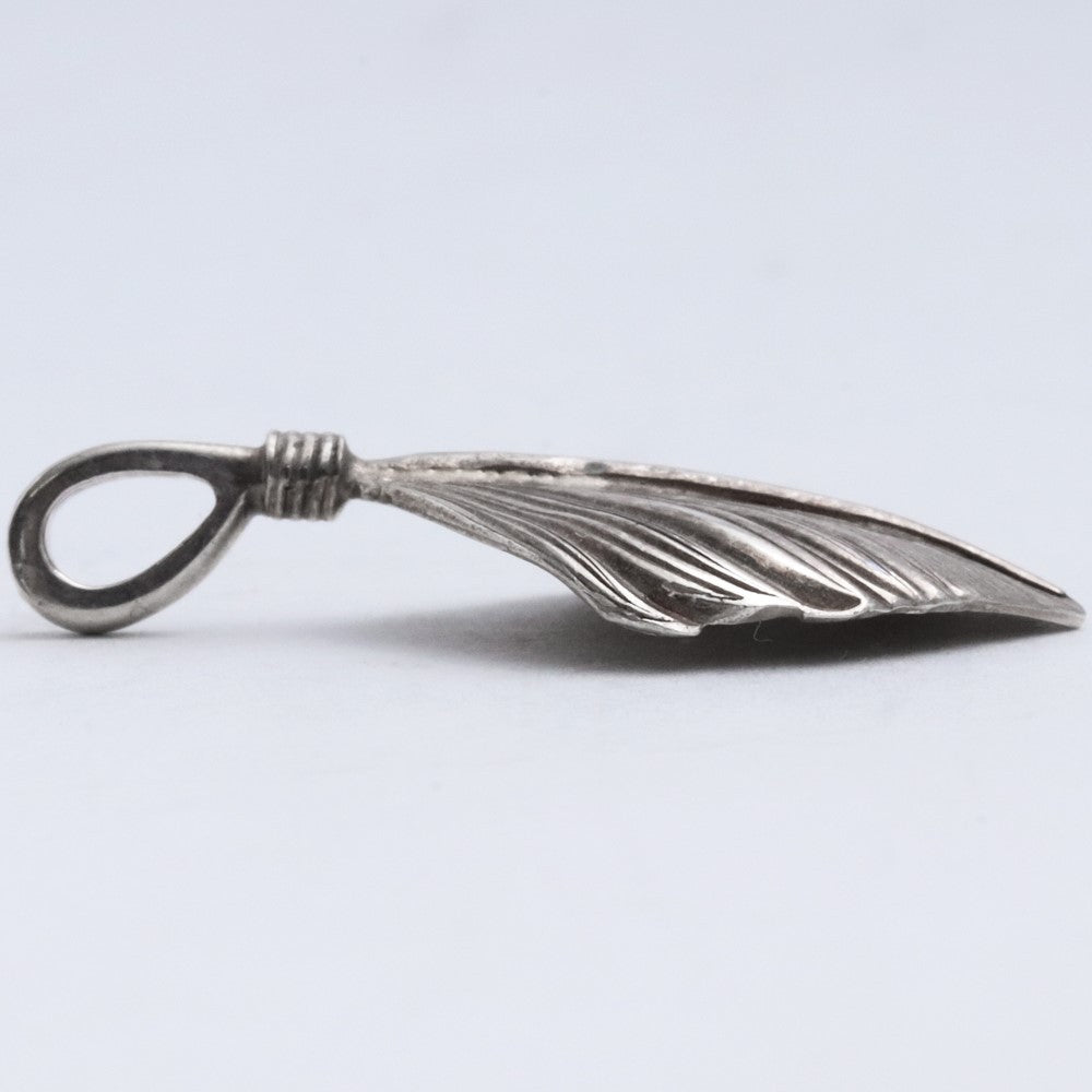 Goro's SV Heart Feather Right Facing Pendant Size F