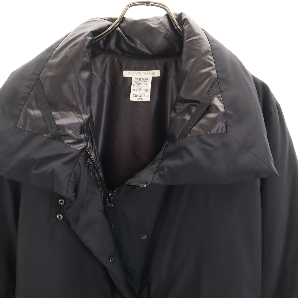 PLEATS PLEASE Down Jacket Black Size JP 5
