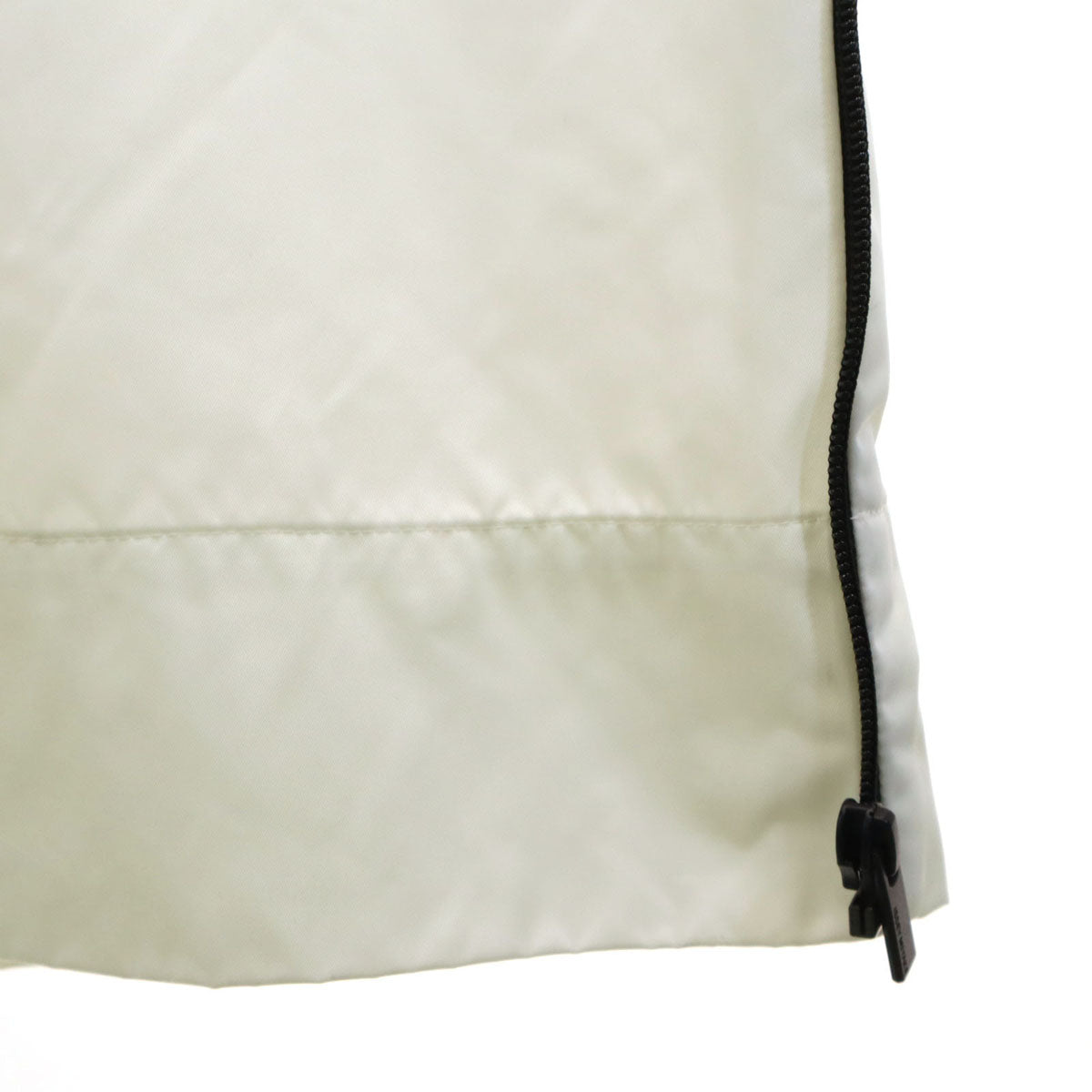 ISSEY MIYAKE Compact Series Packable Coat White Size 2