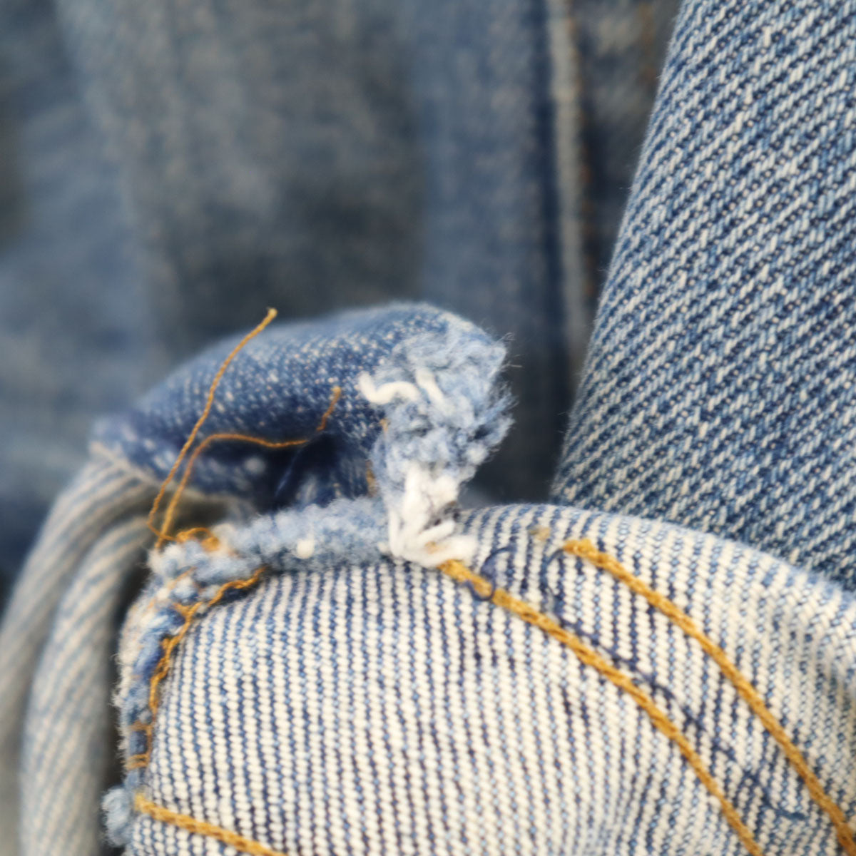 Levi's 70s Vintage Long Bush Denim Jacket Washed Blue Size L