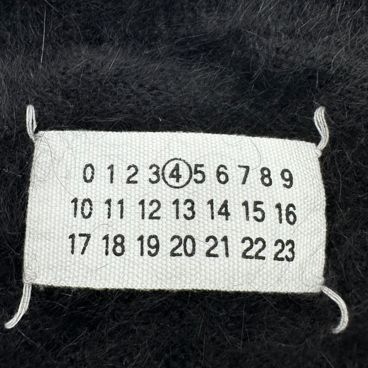 Maison Martin Margiela 11AW V-Neck Sweater Black Size M